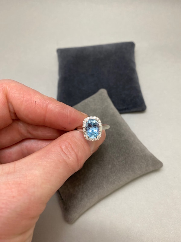 Aquamarine Diamond Ring in 18ct White Gold dated 1971, SHAPIRO & Co since1979 - image 4