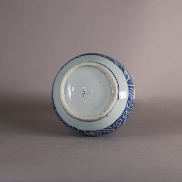Chinese blue and white bottle vase, Wanli (1573 -1619) - image 1