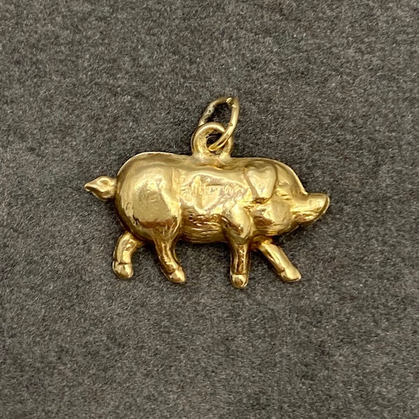 Charm (pig) in 9ct Gold date circa 1960, Lilly's Attic since 2001 - image 2