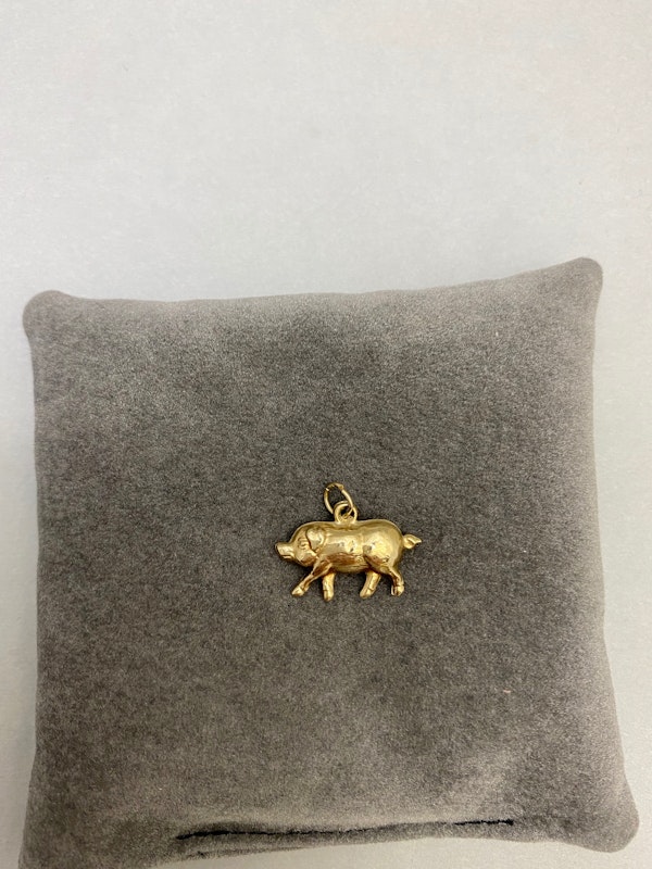 Charm (pig) in 9ct Gold date circa 1960, Lilly's Attic since 2001 - image 7