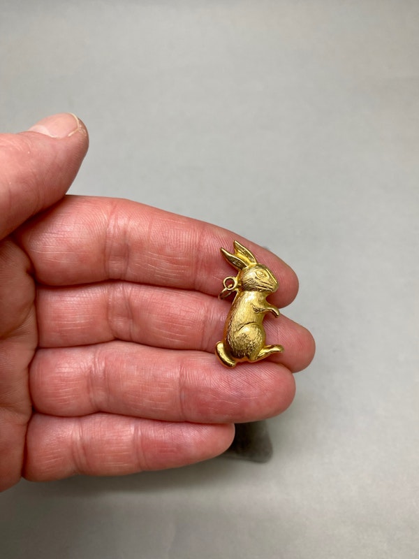 Charm (rabbit) in 9ct Gold date circa 1960, Lilly's Attic since 2001 - image 3