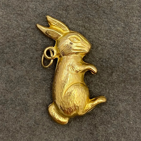 Charm (rabbit) in 9ct Gold date circa 1960, Lilly's Attic since 2001 - image 2