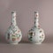 Pair of Chinese famille verte bottle vases, Kangxi (1662-1722) - image 3