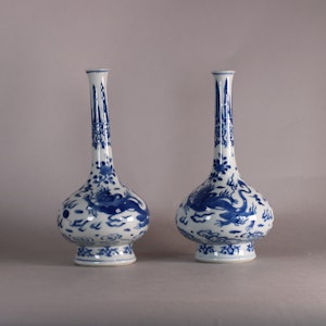 Pair of Chinese blue and white porcelain vases, Kangxi (1662-1722)