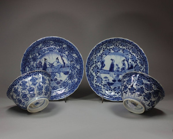 Pair of Chinese blue and white bowls and saucers, Kangxi (1662-1722) - image 2