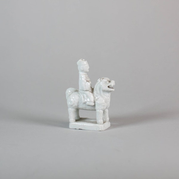 Chinese miniature blanc de chine figure - image 5