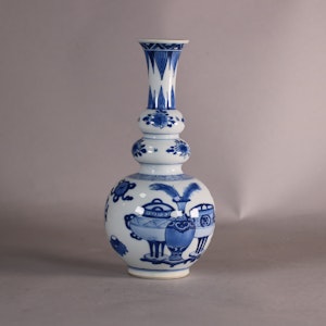 Chinese double gourd vase, Kangxi (1662-1722)