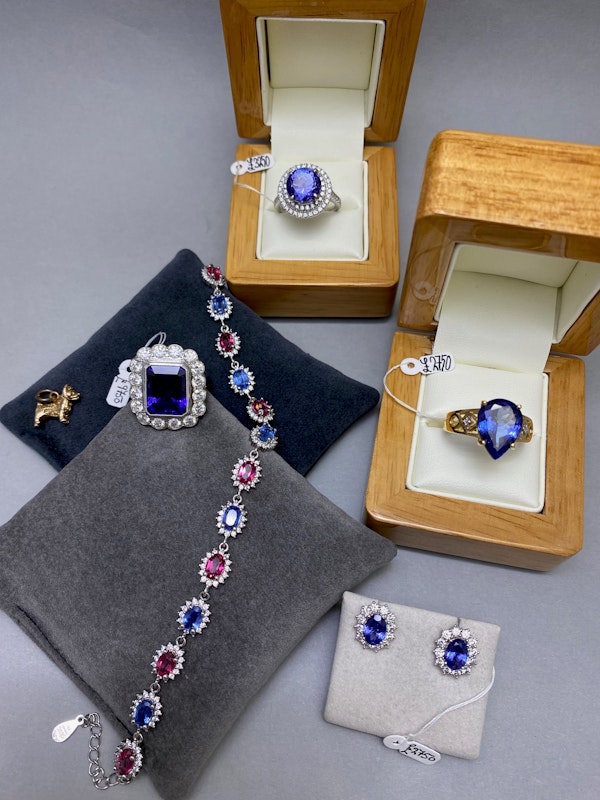 Selection of Luxury, Pre-Loved, Vintage Jewellery, SHAPIRO & Co since1979 - image 1