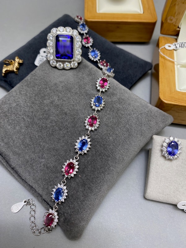 Selection of Luxury, Pre-Loved, Vintage Jewellery, SHAPIRO & Co since1979 - image 2