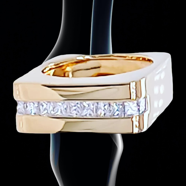 Heavy weight Princess cut diamond ring. - image 4