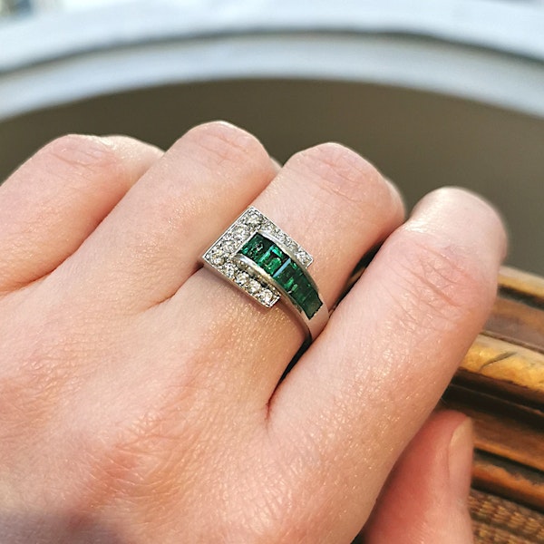 Vintage Tiffany & Co. Emerald Diamond and Platinum Tank Ring, Dated 1940 - image 5