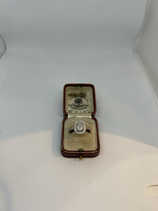 Vintage emerald-cut diamond platinum ring at Deco&Vintage Ltd - image 5