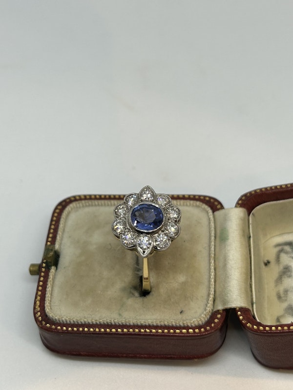 Sapphire diamond 18ct gold ring at Deco&Vintage Ltd - image 3