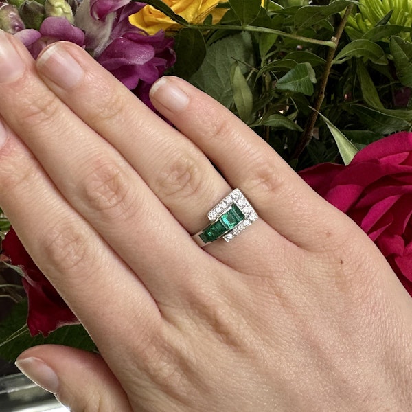 Vintage Tiffany & Co. Emerald Diamond and Platinum Tank Ring, Dated 1940 - image 6