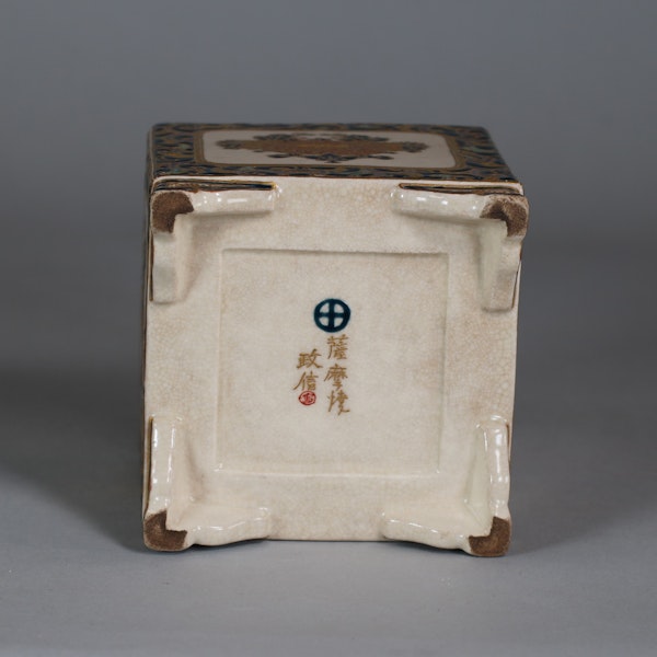 A Japanese Satsuma tea caddy with lid, Meiji (1868-1912) - image 2