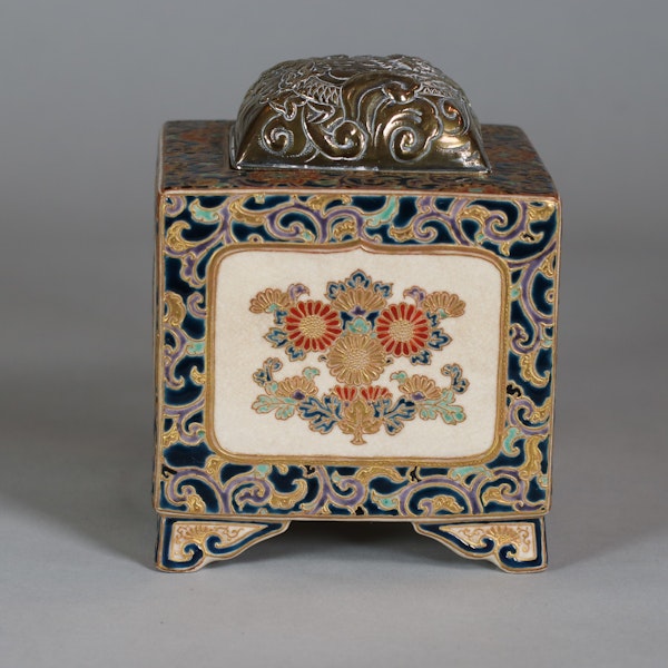 A Japanese Satsuma tea caddy with lid, Meiji (1868-1912) - image 5