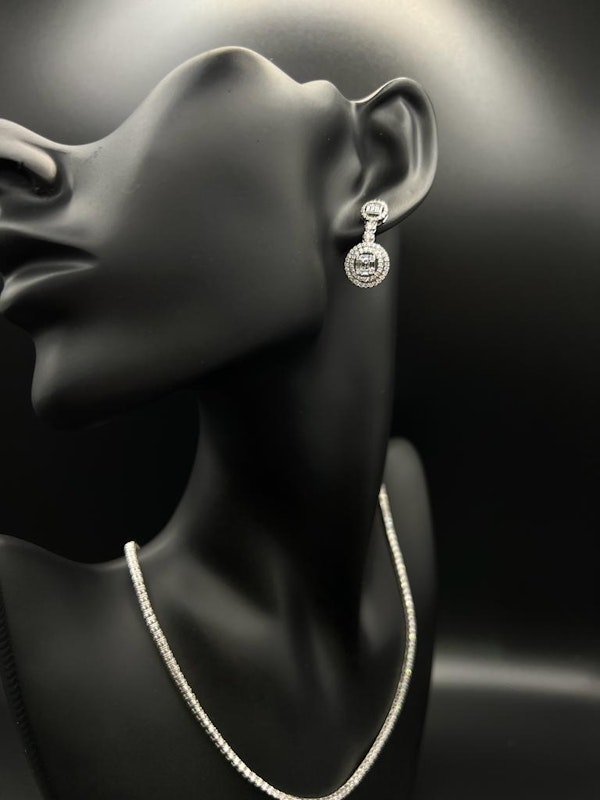 Beautiful Diamond Earrings In White Gold - image 2