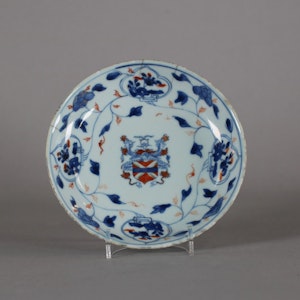 Chinese armorial saucer, Qianlong (1736-1795)