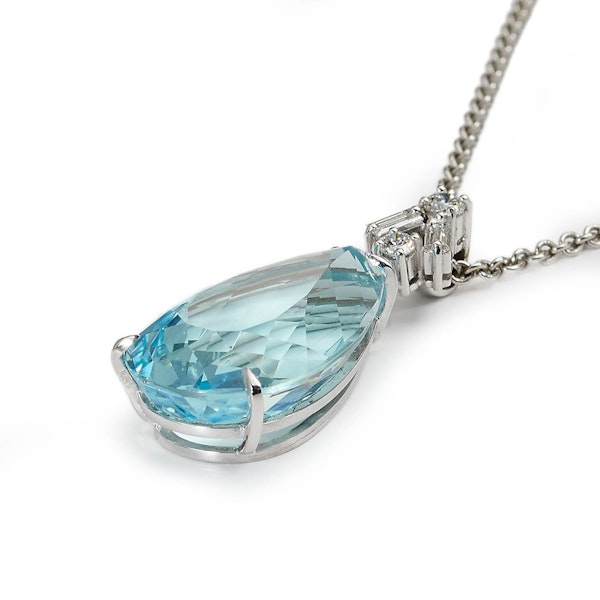 New Aquamarine, Diamond And White Gold Pendant - image 3