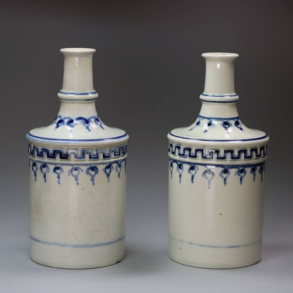 Pair of Wedgwood creamware condiment bottles, 18th century - image 3