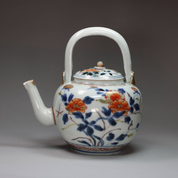 Japanese imari teapot and cover, Edo period (1603-1868) - image 1