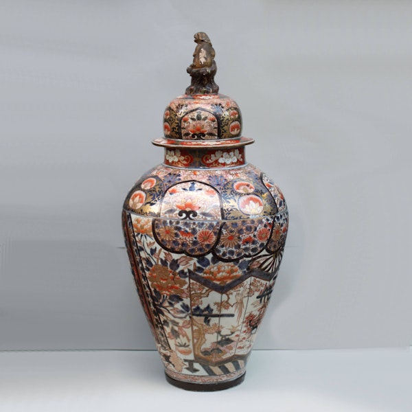 Japanese imari baluster vase and cover, 18th century - image 3