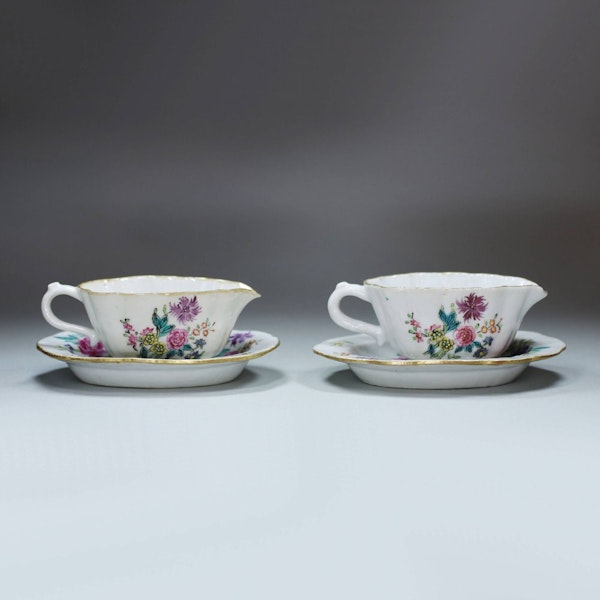 Pair of Chinese miniature famille rose sauce-boats and stands, 18th century - image 1