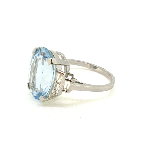 Aquamarine and diamond ring - image 2