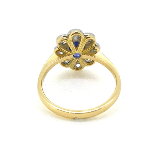 Sapphire and diamond ring - image 4