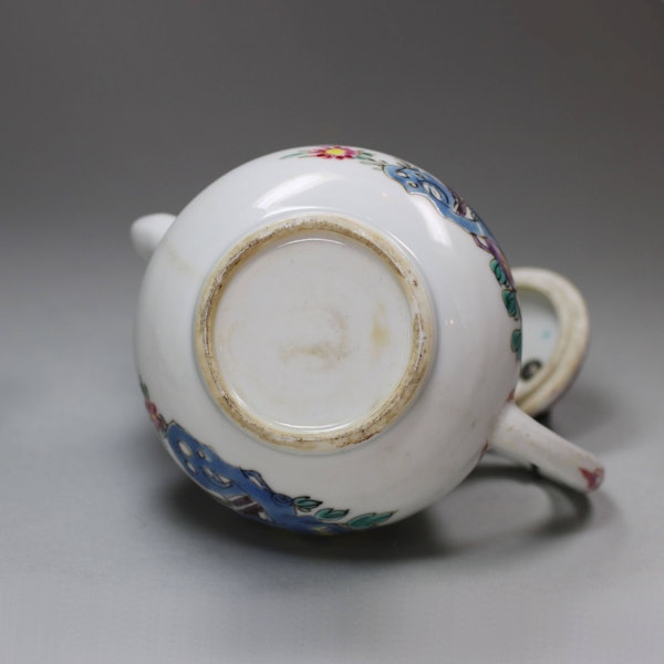 Chinese famille rose teapot and cover, Qianlong (1736-95) - image 3