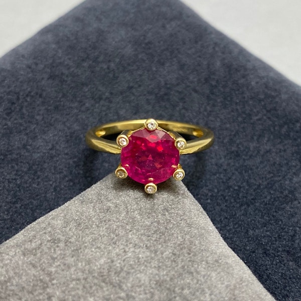 Ruby Diamond Ring in 18ct Gold dated Birmingham 2007, Lilly's Attic since 2001 - image 12