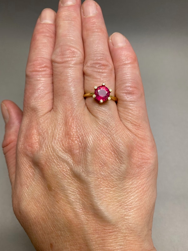 Ruby Diamond Ring in 18ct Gold dated Birmingham 2007, Lilly's Attic since 2001 - image 3