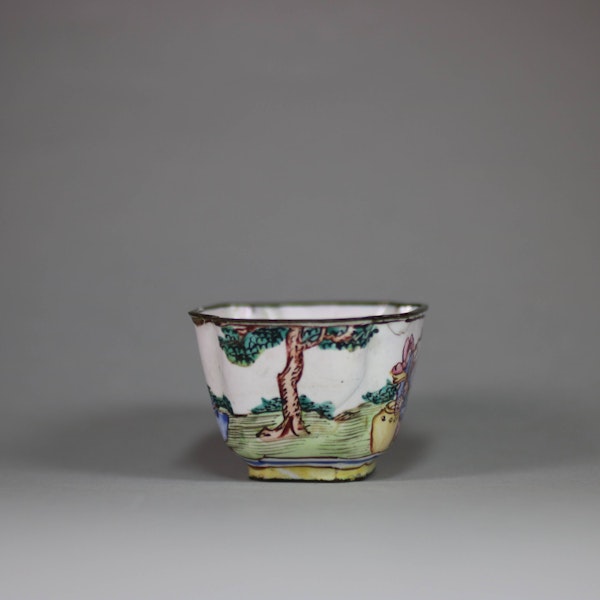 Small Canton enamel wine cup, 18th century - image 5