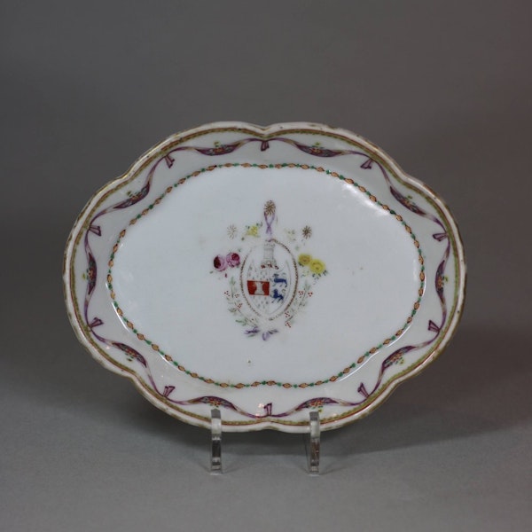 Chinese Armorial famille rose spoon tray - image 1