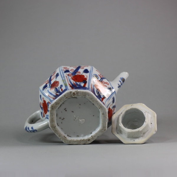 Chinese imari octagonal teapot and cover, mid-18th century - image 3