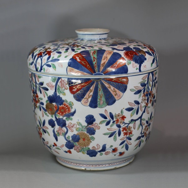 Large Chinese verte-imari 'fan pattern' bowl and associated cover, late Kangxi (1662-1722) - image 3