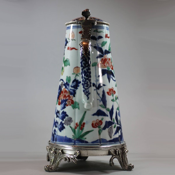Japanese Imari coffee pot and cover with later silver-plated mounts, Edo Period, c.1700 - image 5
