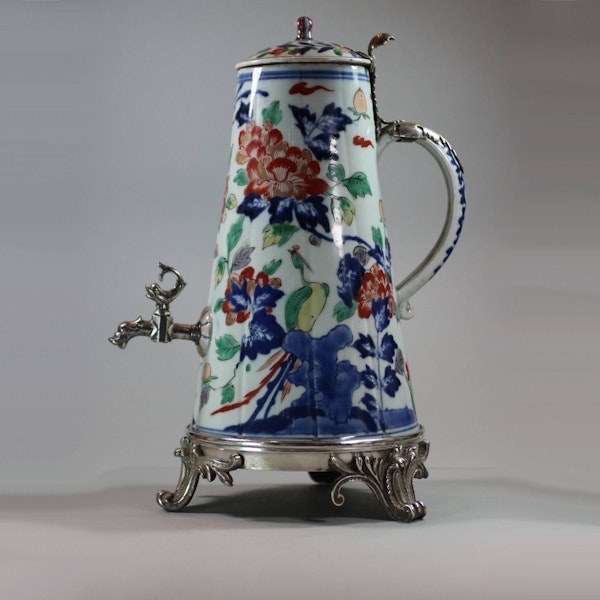 Japanese imari coffee pot and cover with later silver-plated mounts, Edo Period, c.1700 - image 1