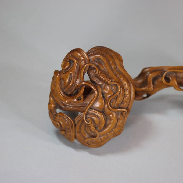 Chinese boxwood ruyi sceptre, 19th/20th century - image 2