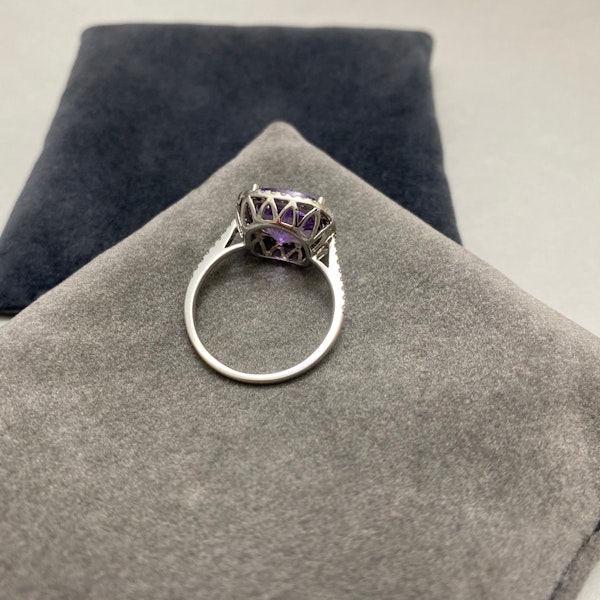 Amethyst Diamond Ring in 18ct White Gold date circa 1990, SHAPIRO & Co since1979 - image 4