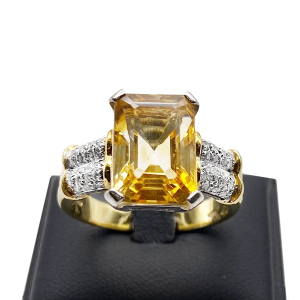 18K Yellow Gold ring set with Orange Quartz and Diamonds - image 3