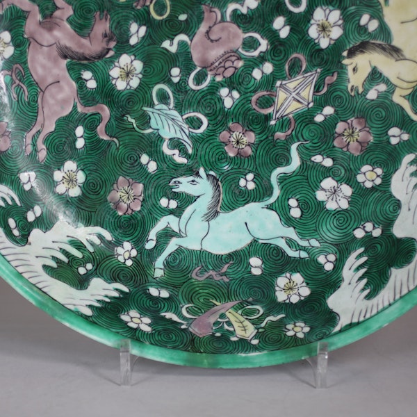 Chinese rare biscuit famille verte dish, mid-17th century, early Kangxi (1662-1722) - image 3
