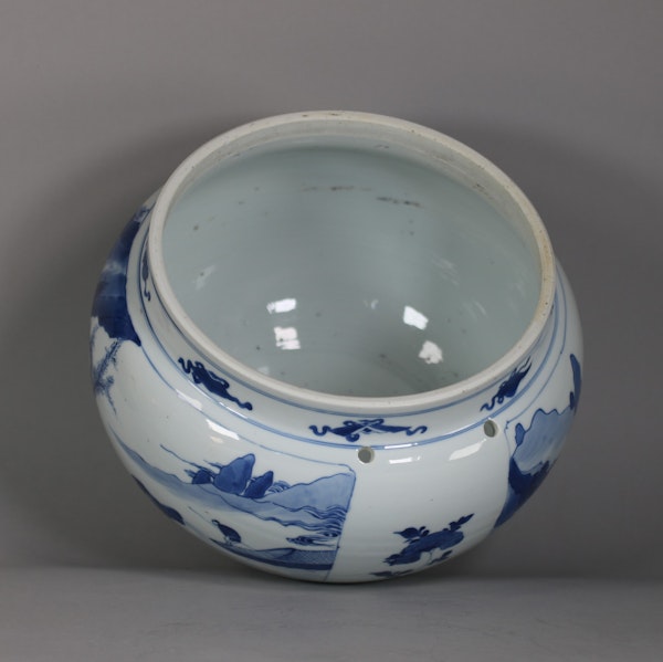 Chinese blue and white ‘landscape’ food vessel, Kangxi (1662-1722) - image 5