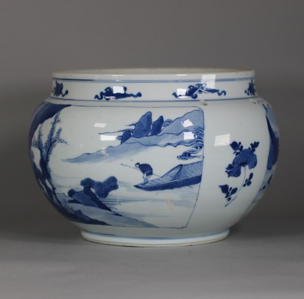 Chinese blue and white ‘landscape’ food vessel, Kangxi (1662-1722) - image 4