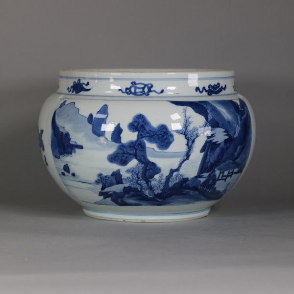Chinese blue and white ‘landscape’ food vessel, Kangxi (1662-1722) - image 1