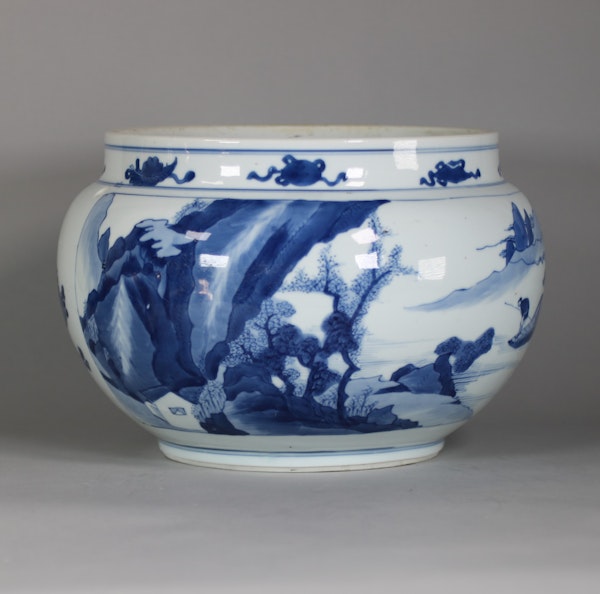 Chinese blue and white ‘landscape’ food vessel, Kangxi (1662-1722) - image 3