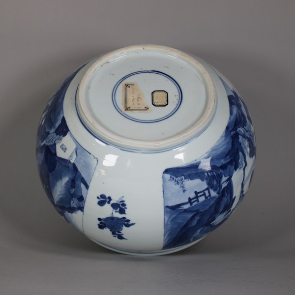Chinese blue and white ‘landscape’ food vessel, Kangxi (1662-1722) - image 2