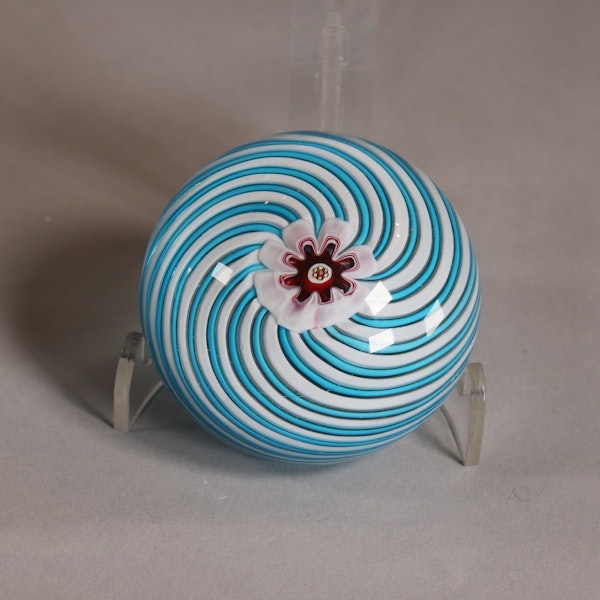 A Clichy swirl glass paperweight, c.1850 - image 1