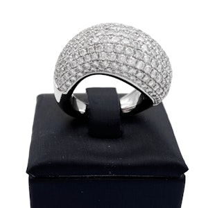 18K White Gold Ring with Pavé Diamonds