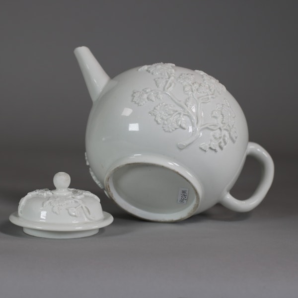 Meissen Böttger white teapot and cover, circa 1715 - image 2